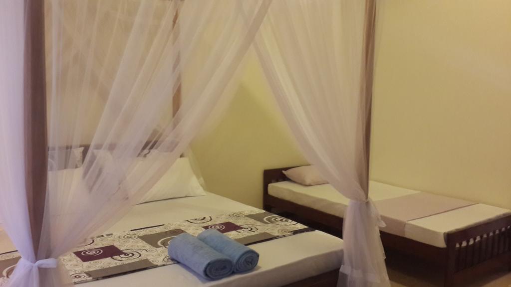 Golden Beach Rest Tangalle Exterior photo