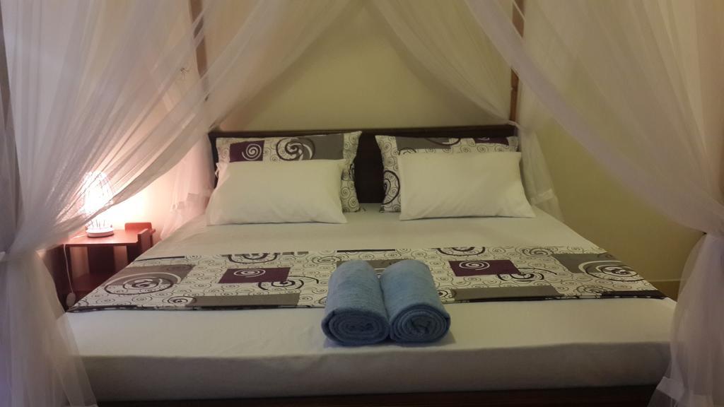 Golden Beach Rest Tangalle Exterior photo