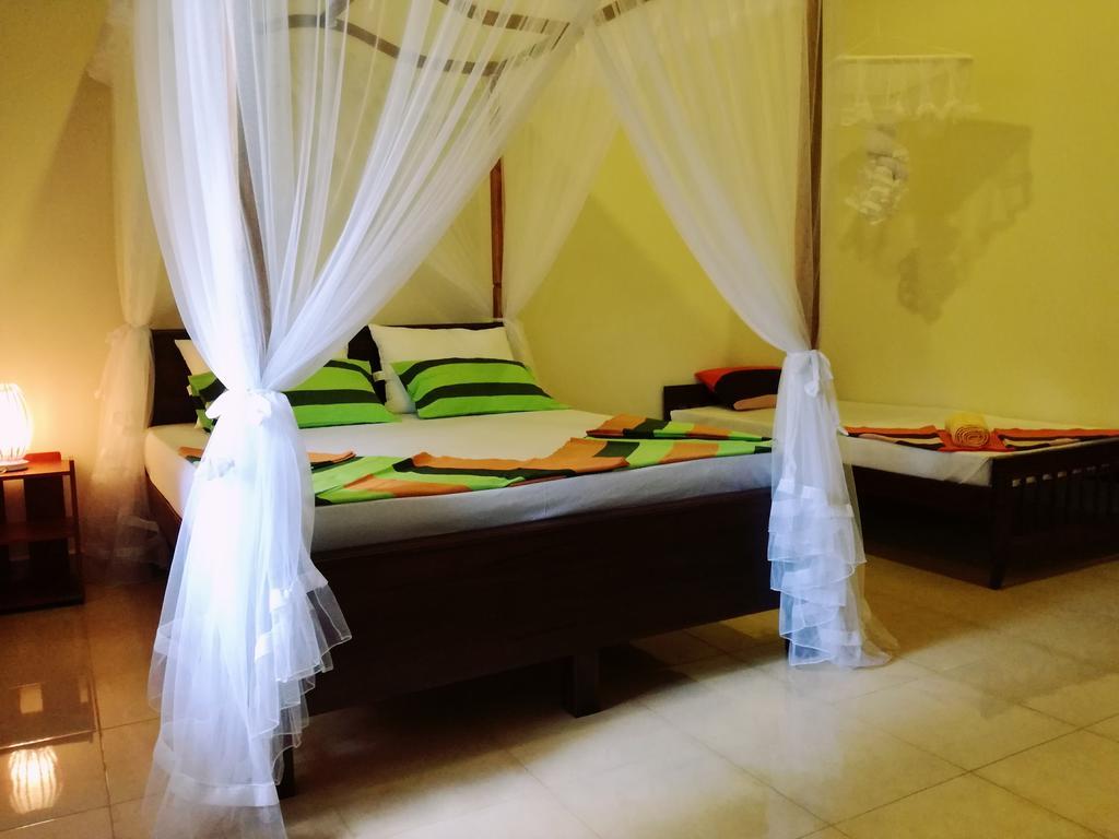 Golden Beach Rest Tangalle Exterior photo