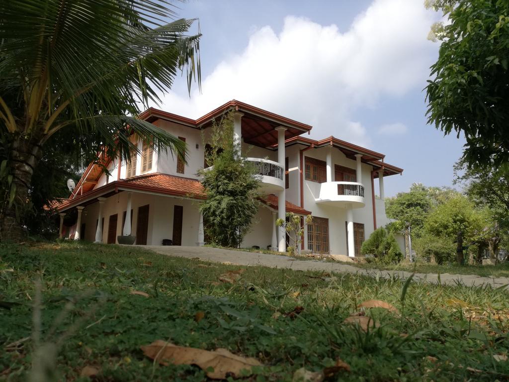 Golden Beach Rest Tangalle Exterior photo