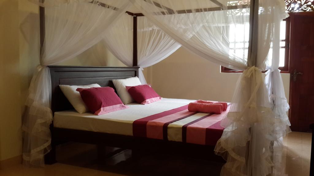 Golden Beach Rest Tangalle Exterior photo