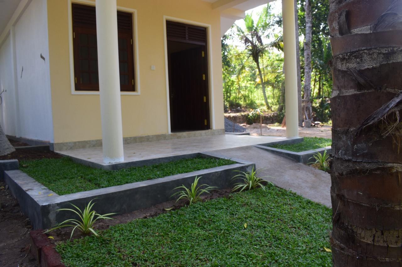 Golden Beach Rest Tangalle Exterior photo