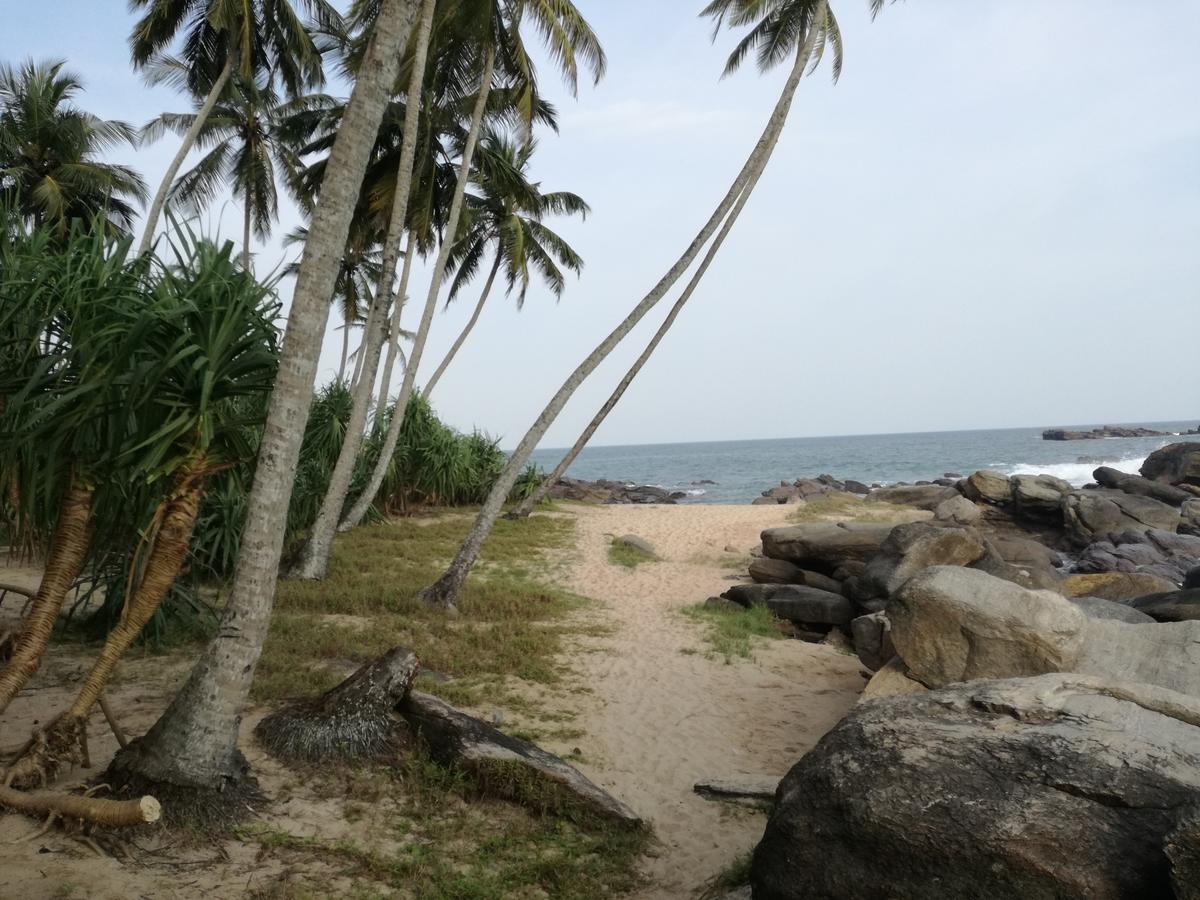 Golden Beach Rest Tangalle Exterior photo